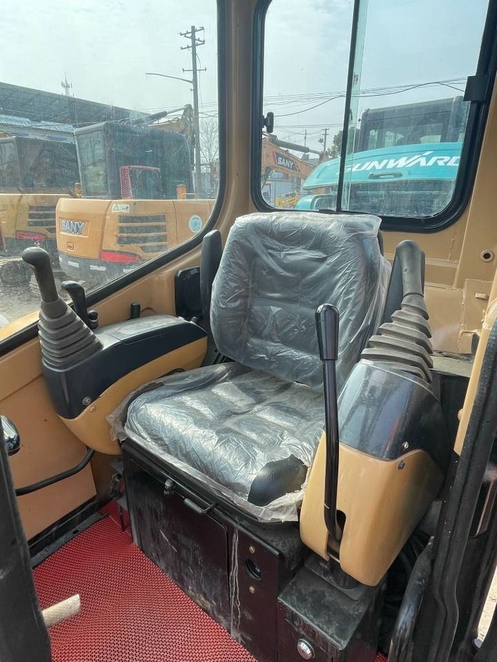 Ekskavator mini CAT 303.5: gambar 9