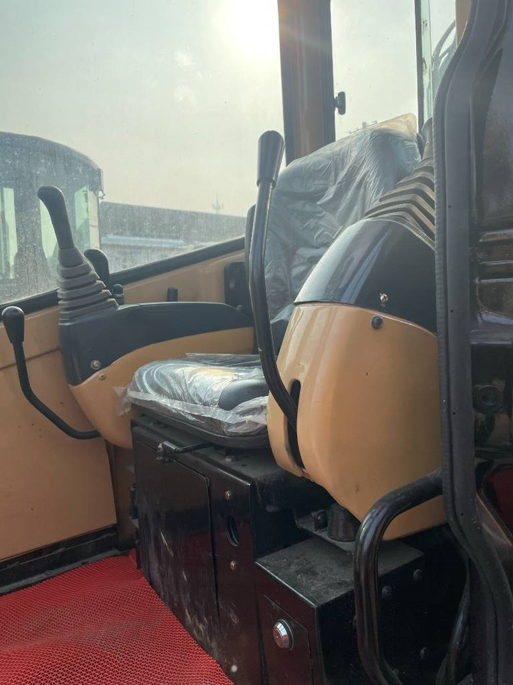 CAT 303.5 E CR - Ekskavator perayap: gambar 5 CAT 303.5 E CR - Ekskavator perayap: gambar 5