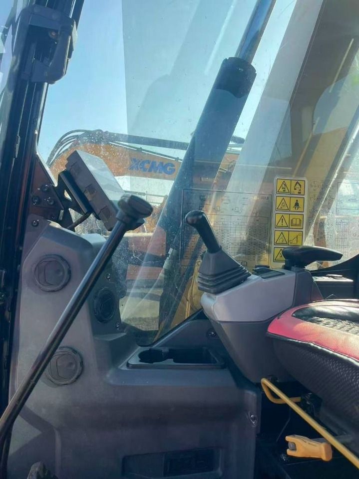Ekskavator mini CAT 307,5: gambar 10
