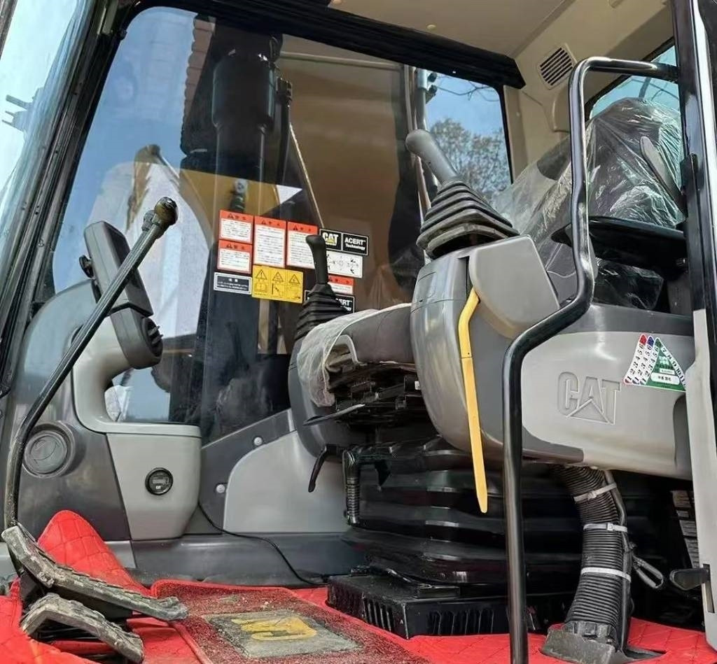 CAT 320 D - Ekskavator perayap: gambar 2 CAT 320 D - Ekskavator perayap: gambar 2