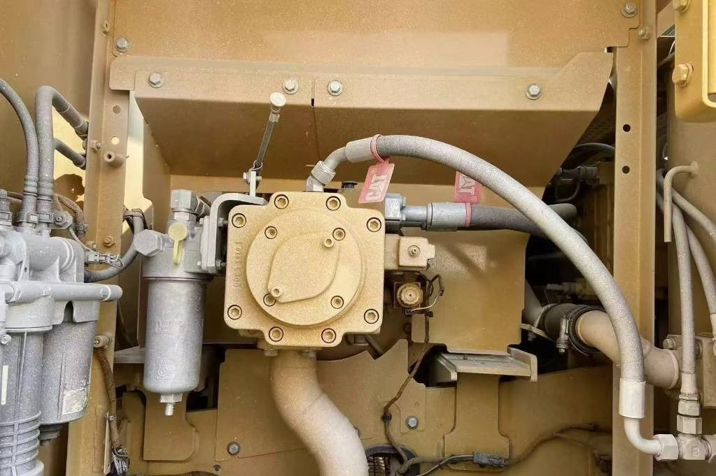 CAT 323 - Ekskavator perayap: gambar 3 CAT 323 - Ekskavator perayap: gambar 3