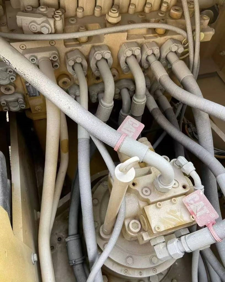 CAT 323 - Ekskavator perayap: gambar 2 CAT 323 - Ekskavator perayap: gambar 2