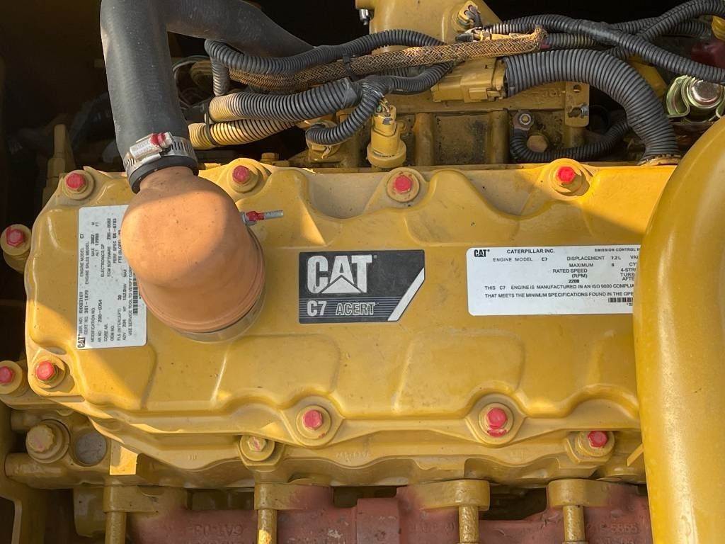 Ekskavator perayap CAT 329: gambar 11