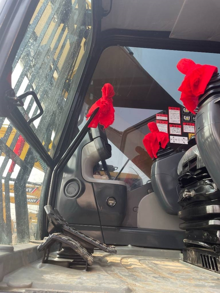 Ekskavator perayap CAT 340 D L: gambar 12