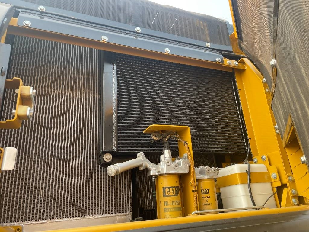 Ekskavator perayap CAT 340 D L: gambar 9