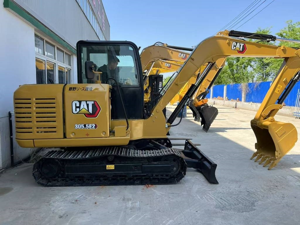 CAT CAT305.5E2 - Ekskavator mini: gambar 1 CAT CAT305.5E2 - Ekskavator mini: gambar 1