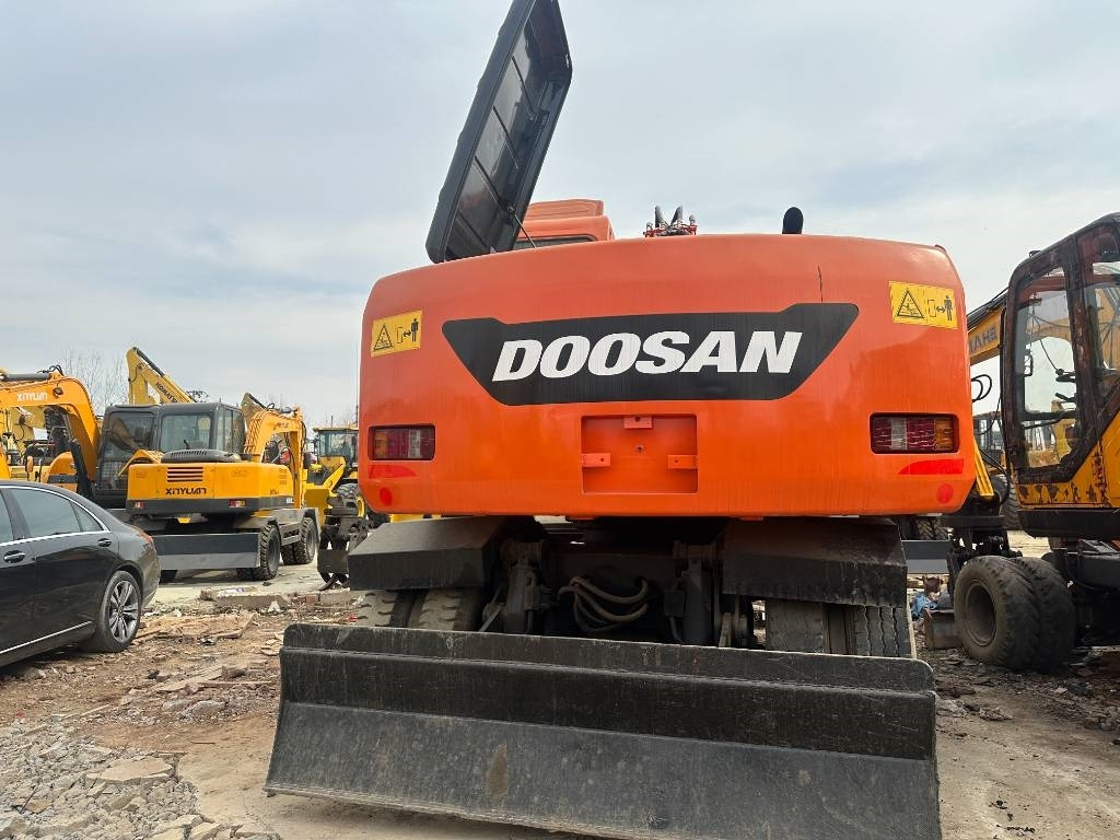 Doosan 150 - Ekskavator roda: gambar 2 Doosan 150 - Ekskavator roda: gambar 2