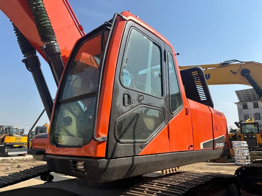 Doosan 300-7 - Ekskavator perayap: gambar 4 Doosan 300-7 - Ekskavator perayap: gambar 4