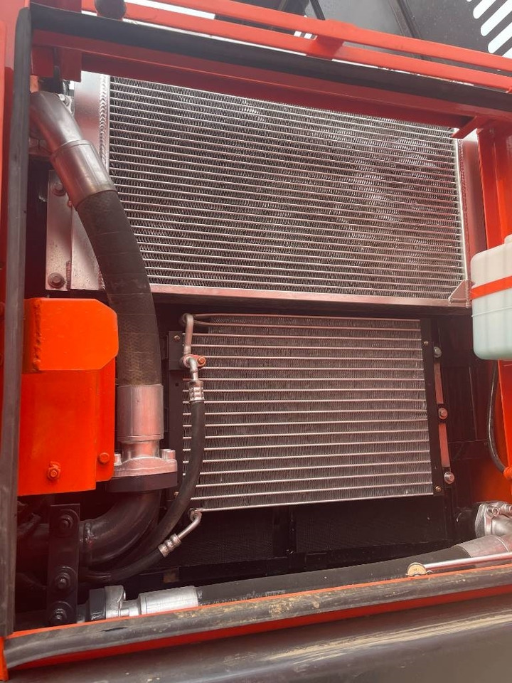 Doosan DX 225  - Ekskavator perayap: gambar 5 Doosan DX 225  - Ekskavator perayap: gambar 5