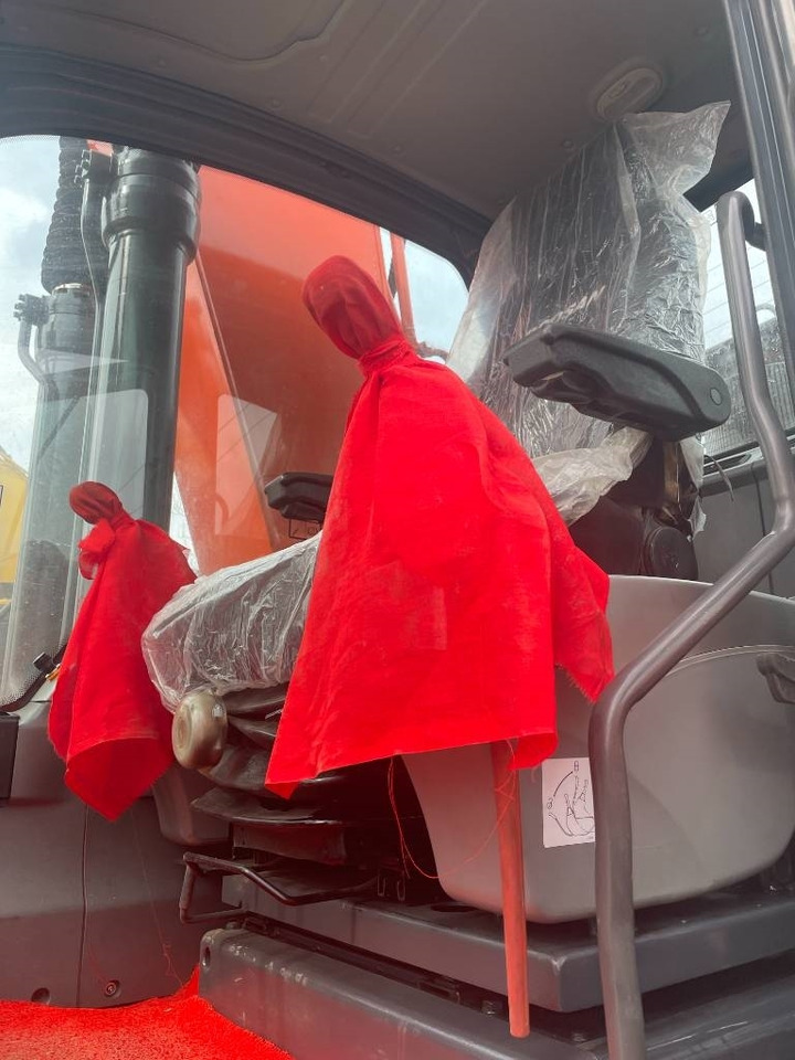 Doosan DX 225  - Ekskavator perayap: gambar 2 Doosan DX 225  - Ekskavator perayap: gambar 2