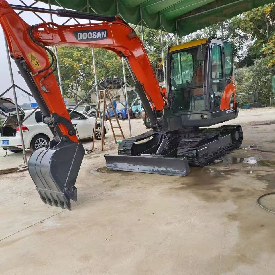 Doosan DX 60-9 C - Ekskavator perayap: gambar 1 Doosan DX 60-9 C - Ekskavator perayap: gambar 1