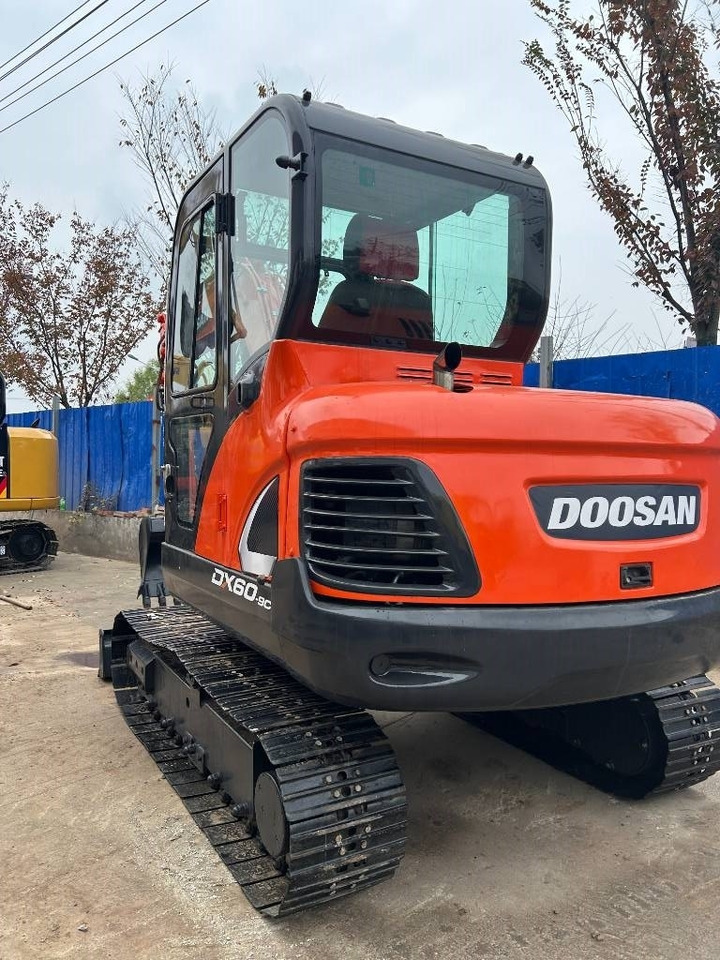 Doosan DX 60 - Ekskavator perayap: gambar 3 Doosan DX 60 - Ekskavator perayap: gambar 3