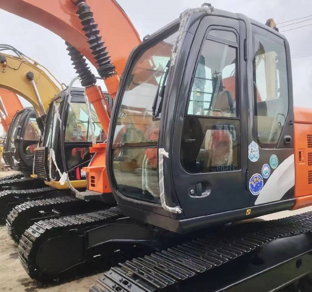 Hitachi 135US-6 - Ekskavator perayap: gambar 4 Hitachi 135US-6 - Ekskavator perayap: gambar 4