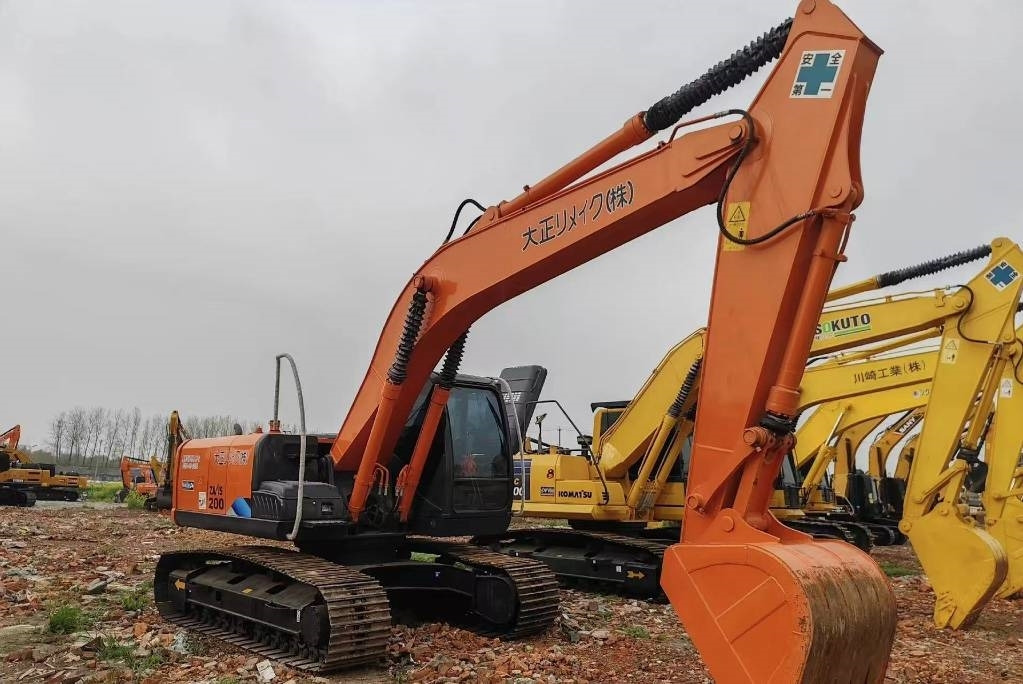 Hitachi 200 - Ekskavator perayap: gambar 3 Hitachi 200 - Ekskavator perayap: gambar 3