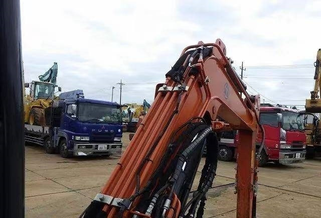 Hitachi 30 - Ekskavator perayap: gambar 2 Hitachi 30 - Ekskavator perayap: gambar 2