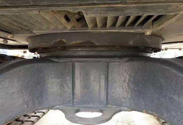 Hitachi 30 - Ekskavator perayap: gambar 3 Hitachi 30 - Ekskavator perayap: gambar 3