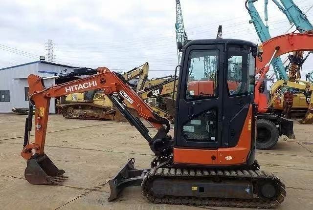 Ekskavator mini Hitachi 30: gambar 13