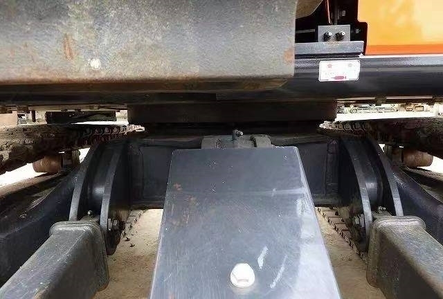 Hitachi 30 - Ekskavator perayap: gambar 4 Hitachi 30 - Ekskavator perayap: gambar 4