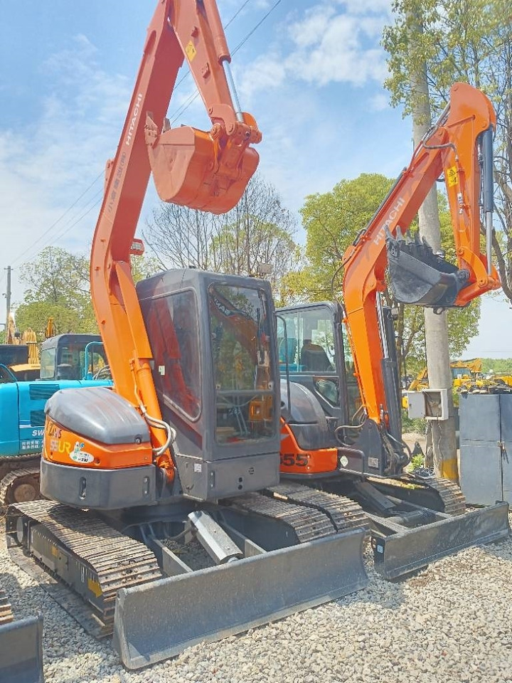 Hitachi 55 - Ekskavator mini: gambar 1 Hitachi 55 - Ekskavator mini: gambar 1