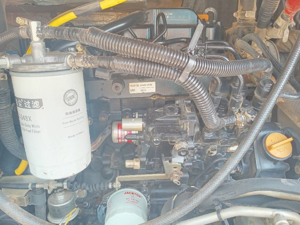 Hitachi 55 - Ekskavator mini: gambar 4 Hitachi 55 - Ekskavator mini: gambar 4