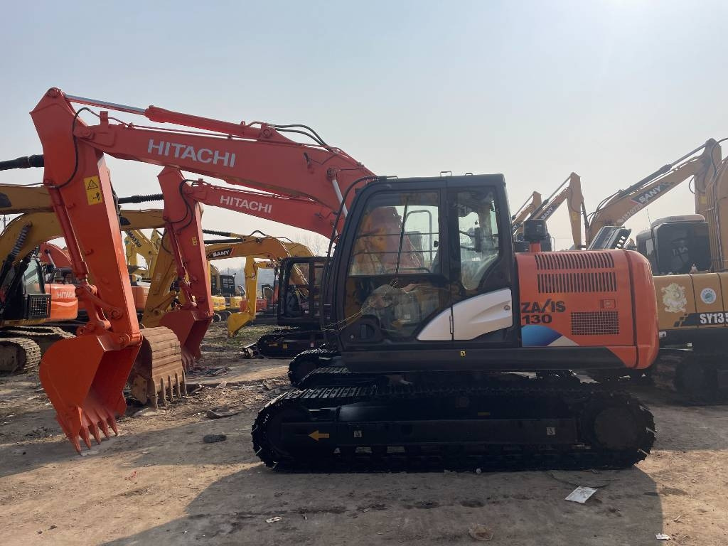 Hitachi ZX 130  - Ekskavator perayap: gambar 1 Hitachi ZX 130  - Ekskavator perayap: gambar 1