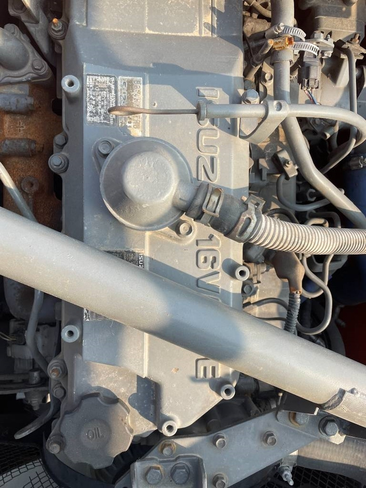 Hitachi ZX 240 - Ekskavator perayap: gambar 4 Hitachi ZX 240 - Ekskavator perayap: gambar 4