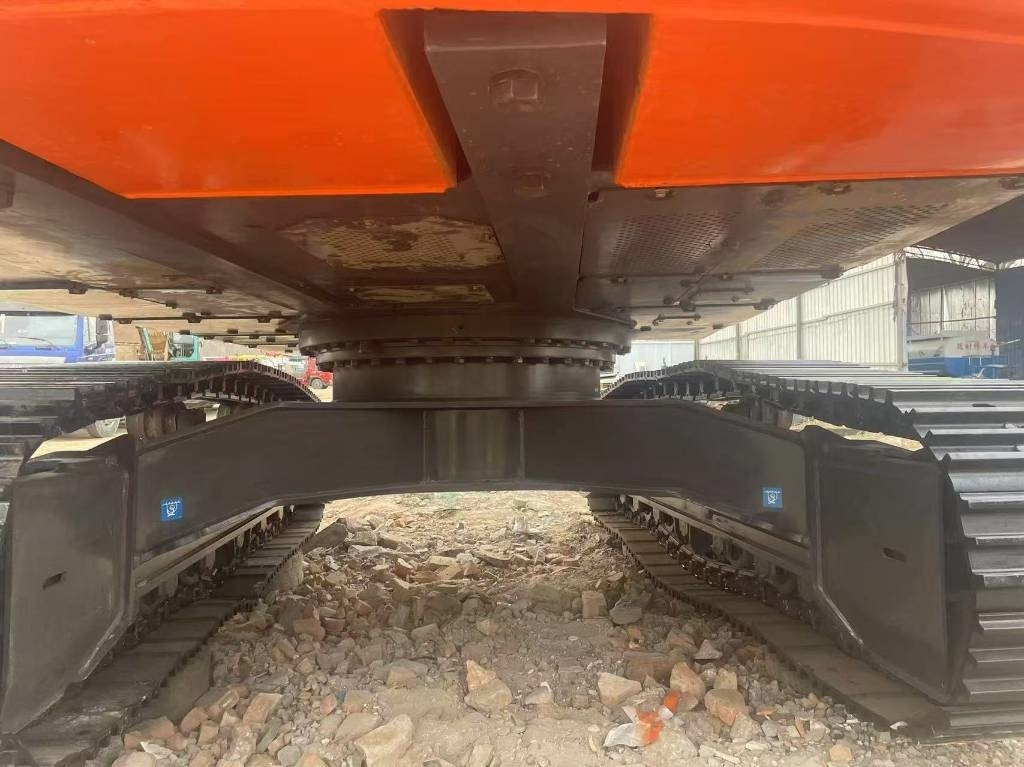 Hitachi ZX 350  - Ekskavator perayap: gambar 3 Hitachi ZX 350  - Ekskavator perayap: gambar 3