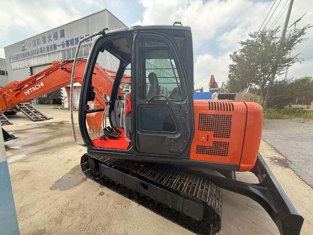 Hitachi ZX 60 - Ekskavator mini: gambar 4 Hitachi ZX 60 - Ekskavator mini: gambar 4