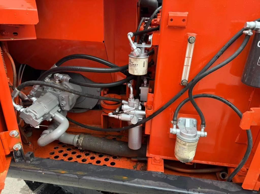 Hitachi ZX 60 - Ekskavator mini: gambar 3 Hitachi ZX 60 - Ekskavator mini: gambar 3