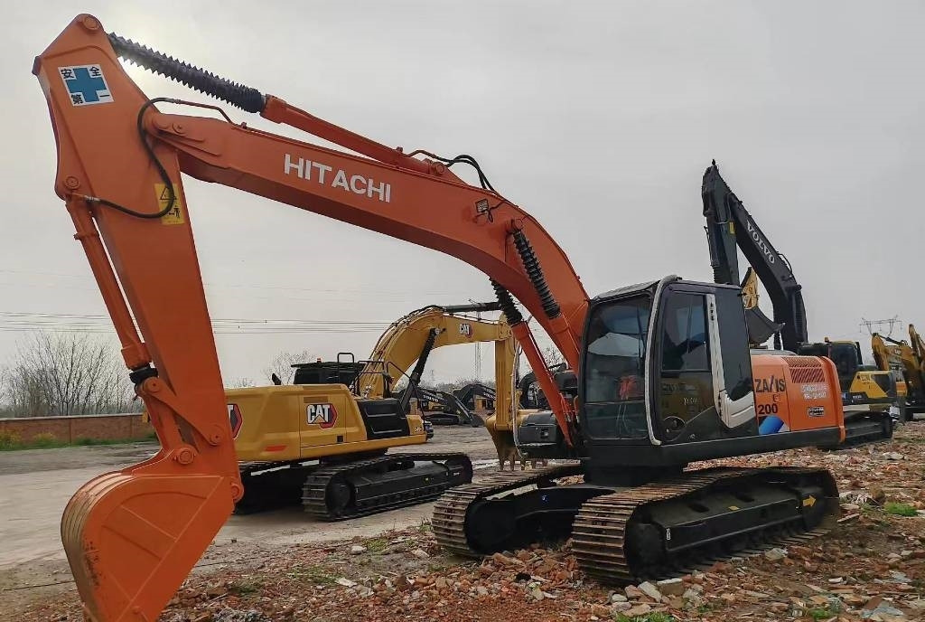 Hitachi Zaxis 200 LC - Ekskavator mini: gambar 3 Hitachi Zaxis 200 LC - Ekskavator mini: gambar 3