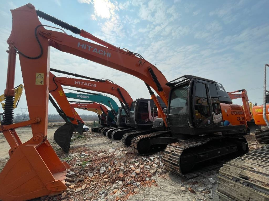 Hitachi Zaxis 200 LC - Ekskavator perayap: gambar 1 Hitachi Zaxis 200 LC - Ekskavator perayap: gambar 1