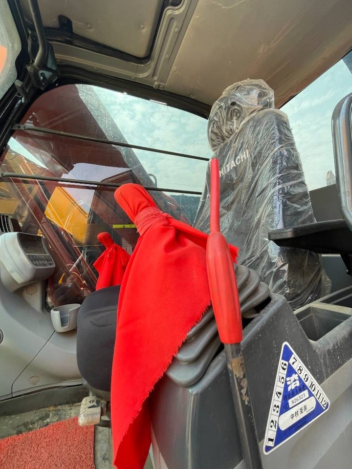 Hitachi Zaxis 200 LC - Ekskavator perayap: gambar 5 Hitachi Zaxis 200 LC - Ekskavator perayap: gambar 5