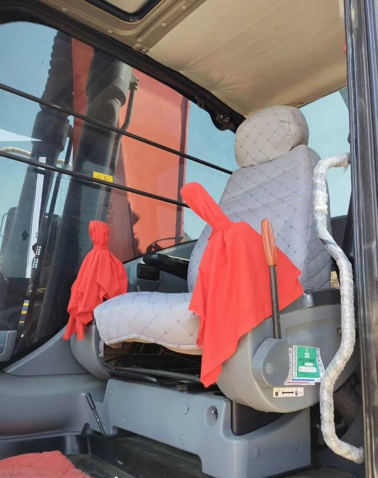 Hitachi Zaxis 240 LC - Ekskavator perayap: gambar 4 Hitachi Zaxis 240 LC - Ekskavator perayap: gambar 4