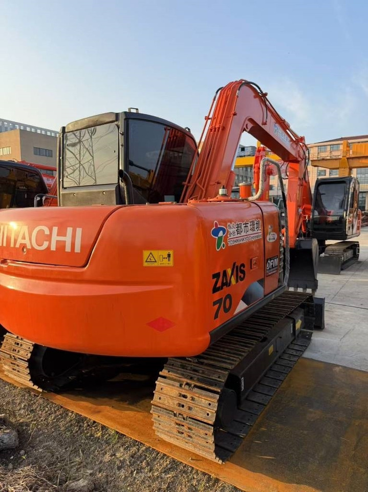 Hitachi Zaxis 70 - Ekskavator perayap: gambar 2 Hitachi Zaxis 70 - Ekskavator perayap: gambar 2