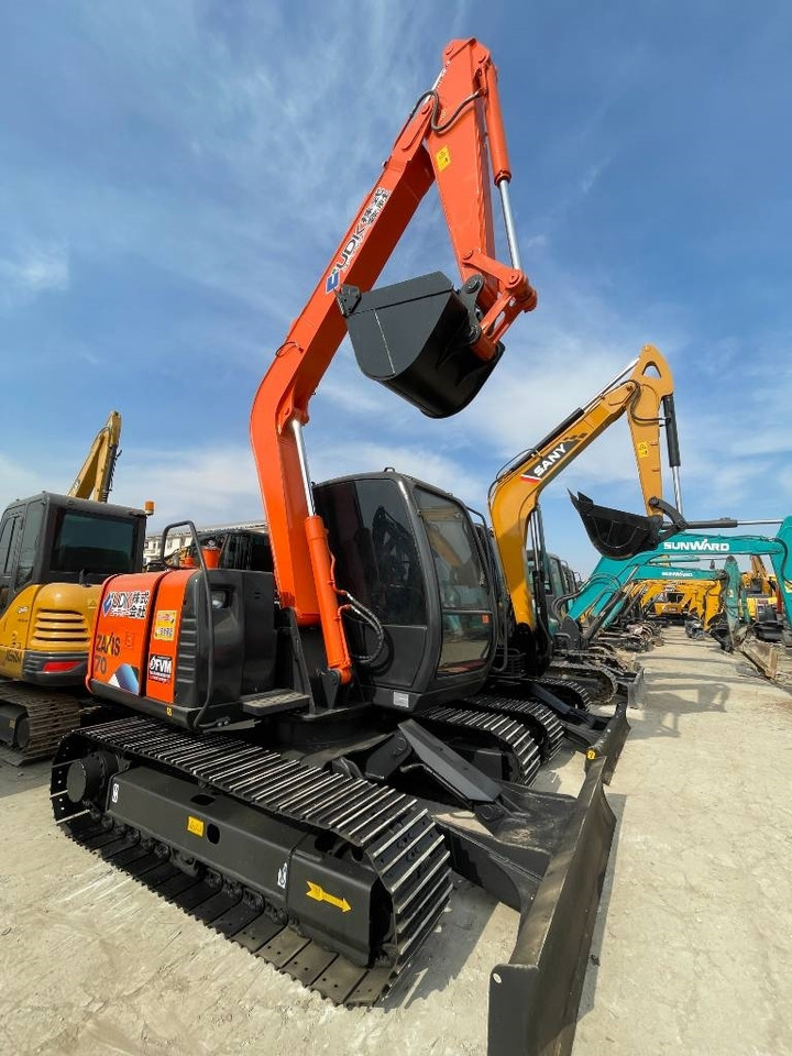 Hitachi Zaxis 70 - Ekskavator perayap: gambar 4 Hitachi Zaxis 70 - Ekskavator perayap: gambar 4