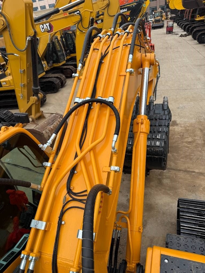 Hyundai 305LC-9T - Ekskavator perayap: gambar 5 Hyundai 305LC-9T - Ekskavator perayap: gambar 5