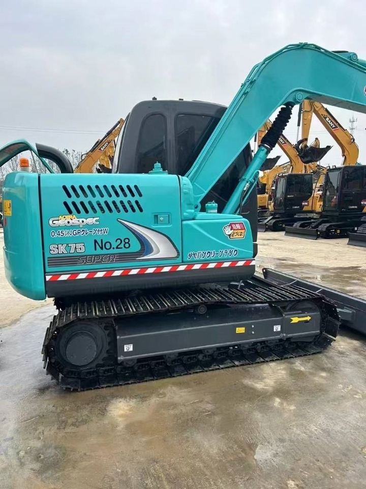 Ekskavator perayap Kobelco SK 75: gambar 9