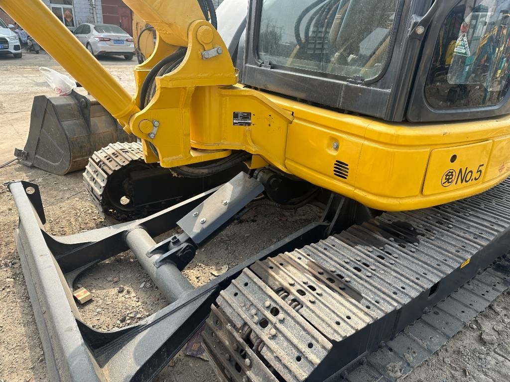 Komatsu 40MR - Ekskavator perayap: gambar 4 Komatsu 40MR - Ekskavator perayap: gambar 4