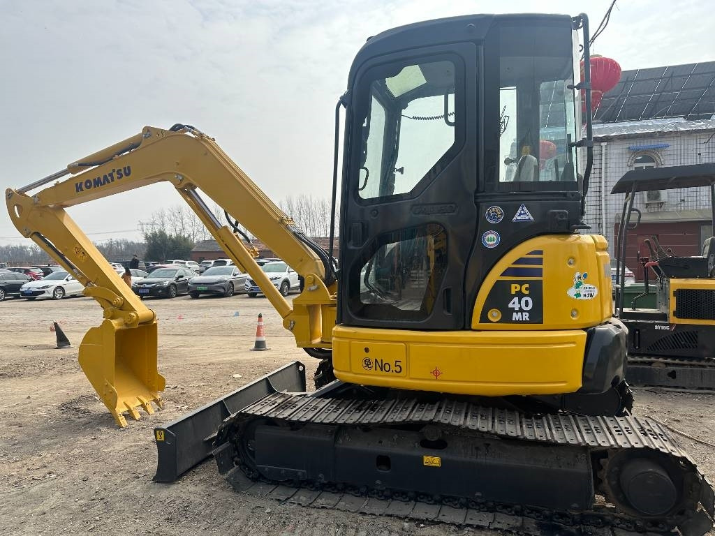 Komatsu 40MR - Ekskavator perayap: gambar 1 Komatsu 40MR - Ekskavator perayap: gambar 1