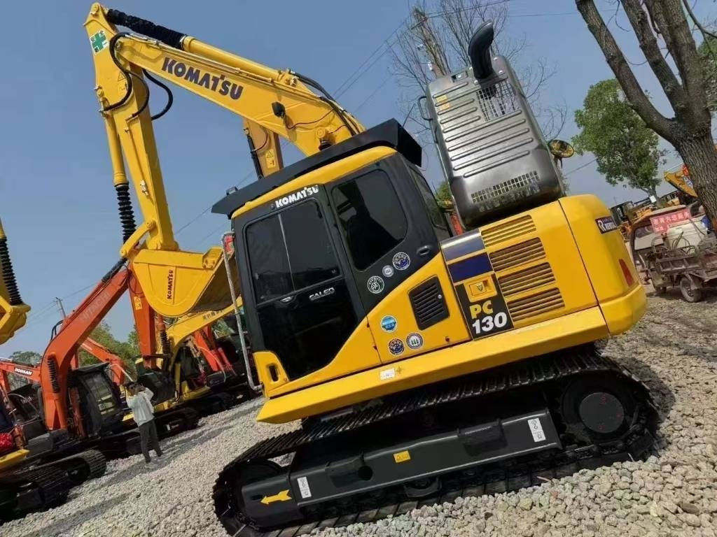 Komatsu PC 130 - Ekskavator perayap: gambar 1 Komatsu PC 130 - Ekskavator perayap: gambar 1