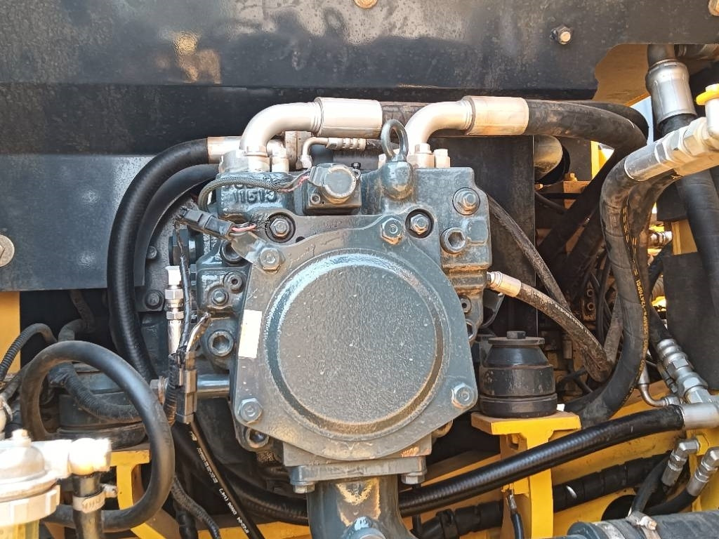 Komatsu PC 160 - Ekskavator perayap: gambar 5 Komatsu PC 160 - Ekskavator perayap: gambar 5