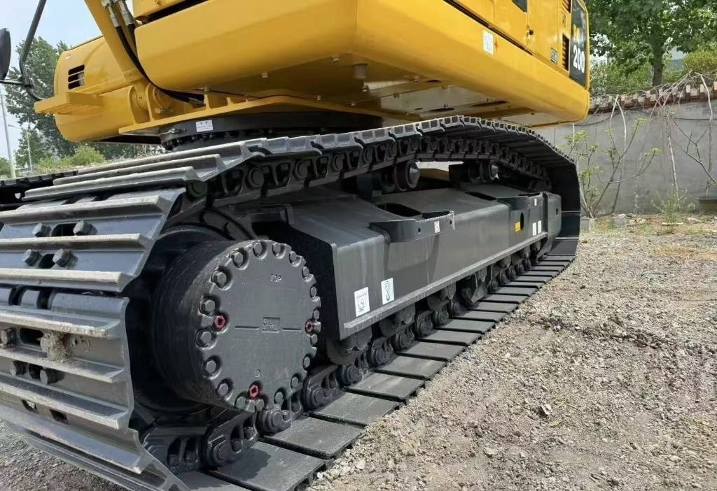 Komatsu PC 200-8 - Ekskavator perayap: gambar 4 Komatsu PC 200-8 - Ekskavator perayap: gambar 4