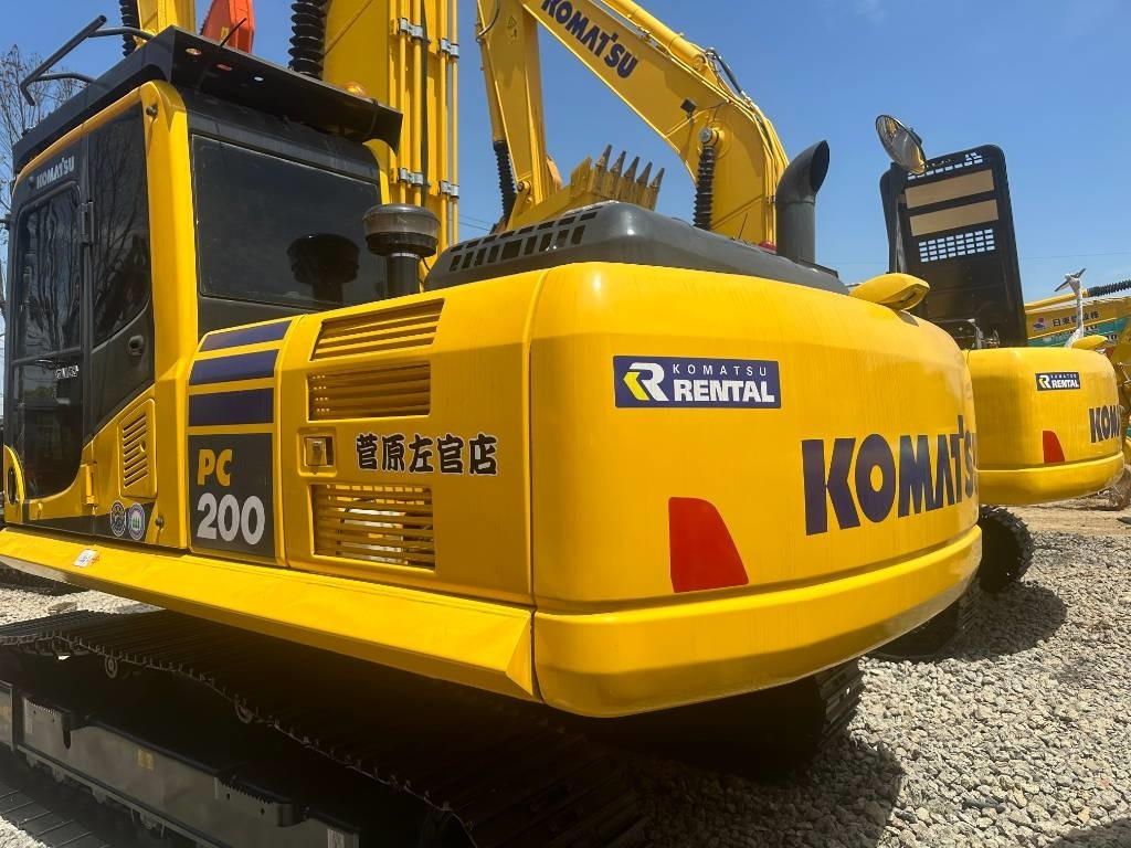 Komatsu PC 200-8 - Ekskavator perayap: gambar 1 Komatsu PC 200-8 - Ekskavator perayap: gambar 1