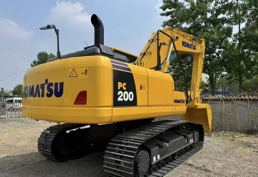 Komatsu PC 200-8 - Ekskavator perayap: gambar 1 Komatsu PC 200-8 - Ekskavator perayap: gambar 1