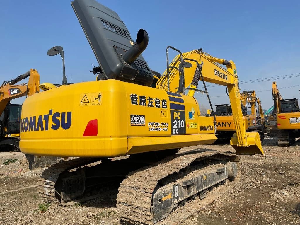 Komatsu PC 210 - Ekskavator perayap: gambar 1 Komatsu PC 210 - Ekskavator perayap: gambar 1