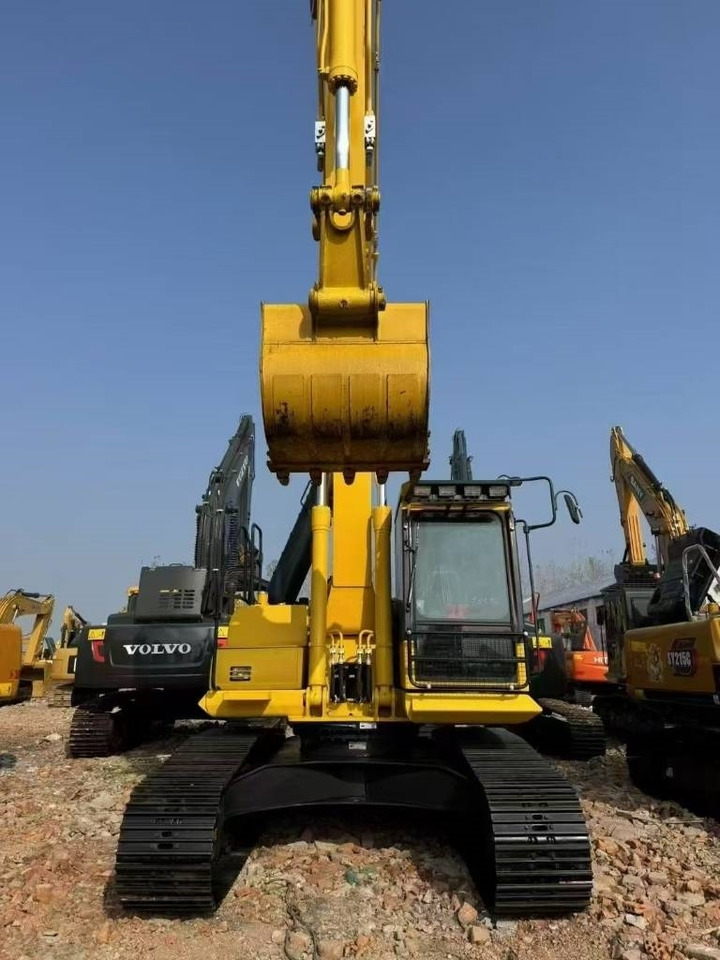 Komatsu PC 220 - Ekskavator perayap: gambar 3 Komatsu PC 220 - Ekskavator perayap: gambar 3