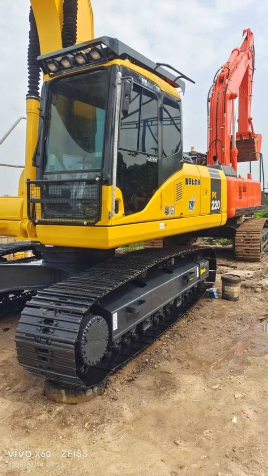 Komatsu PC 220 - Ekskavator mini: gambar 3 Komatsu PC 220 - Ekskavator mini: gambar 3