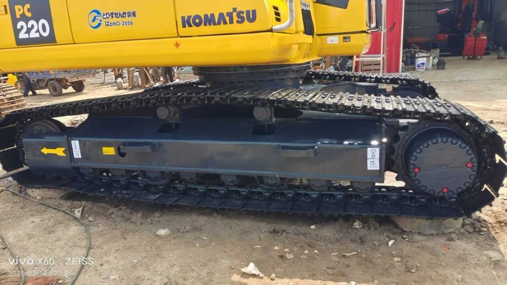 Komatsu PC 220 - Ekskavator mini: gambar 4 Komatsu PC 220 - Ekskavator mini: gambar 4