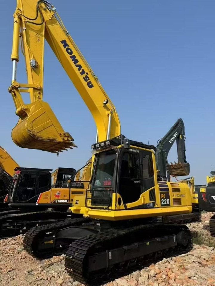 Komatsu PC 220 - Ekskavator perayap: gambar 1 Komatsu PC 220 - Ekskavator perayap: gambar 1