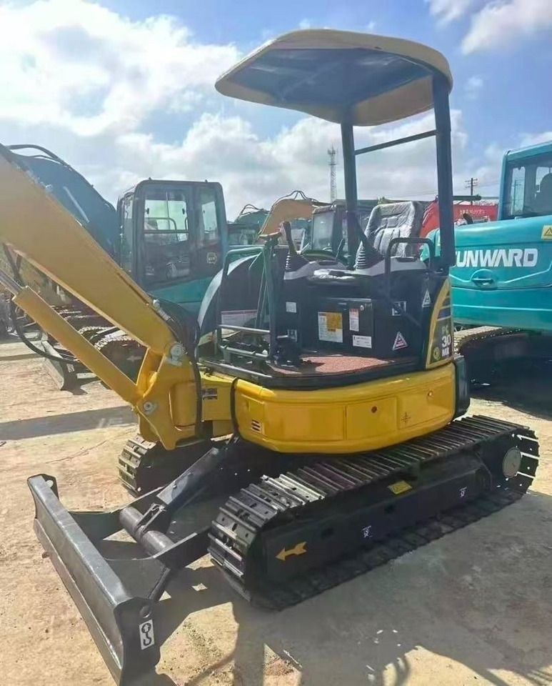 Komatsu PC 30 - Ekskavator mini: gambar 2 Komatsu PC 30 - Ekskavator mini: gambar 2